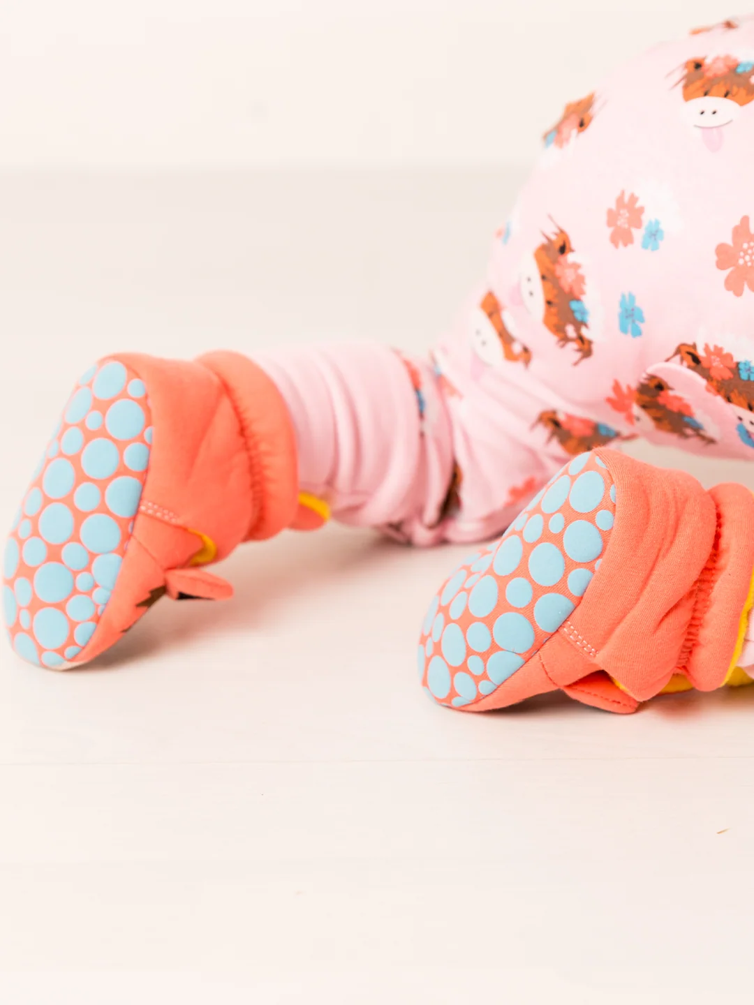 Bonnie Highland Cow Booties - Image 5