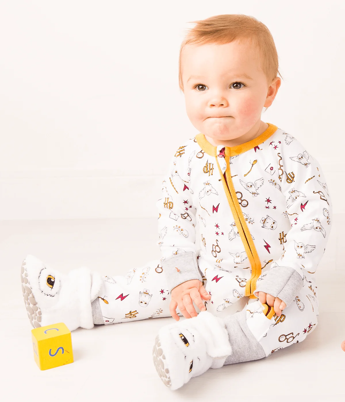 Harry Potter™ Hedwig Romper & Booties Gifting Set - Image 6